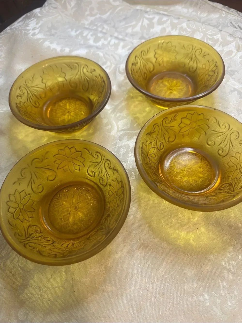 Vintage Tiara Exclusive Amber Glass Dessert Bowls